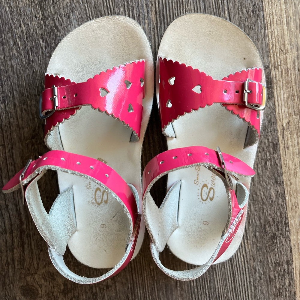 Sun San Sweetheart Water Sandals Size 9